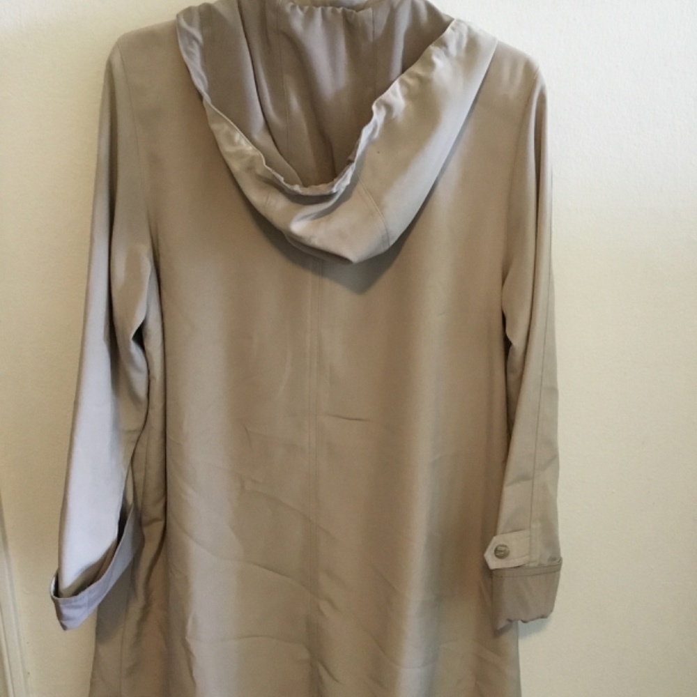 Gallery trench rain jacket, new without tag - Picture 2 of 7
